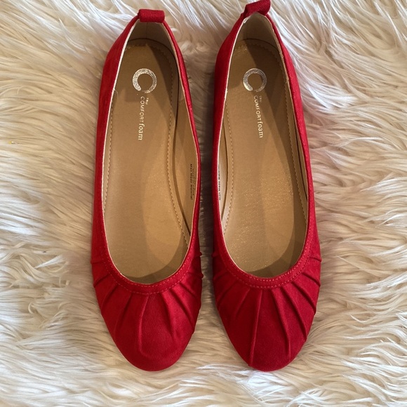 Journee Collection Tannya Ruched Red Ballet Flat Size 9 NWT - Picture 3 of 13